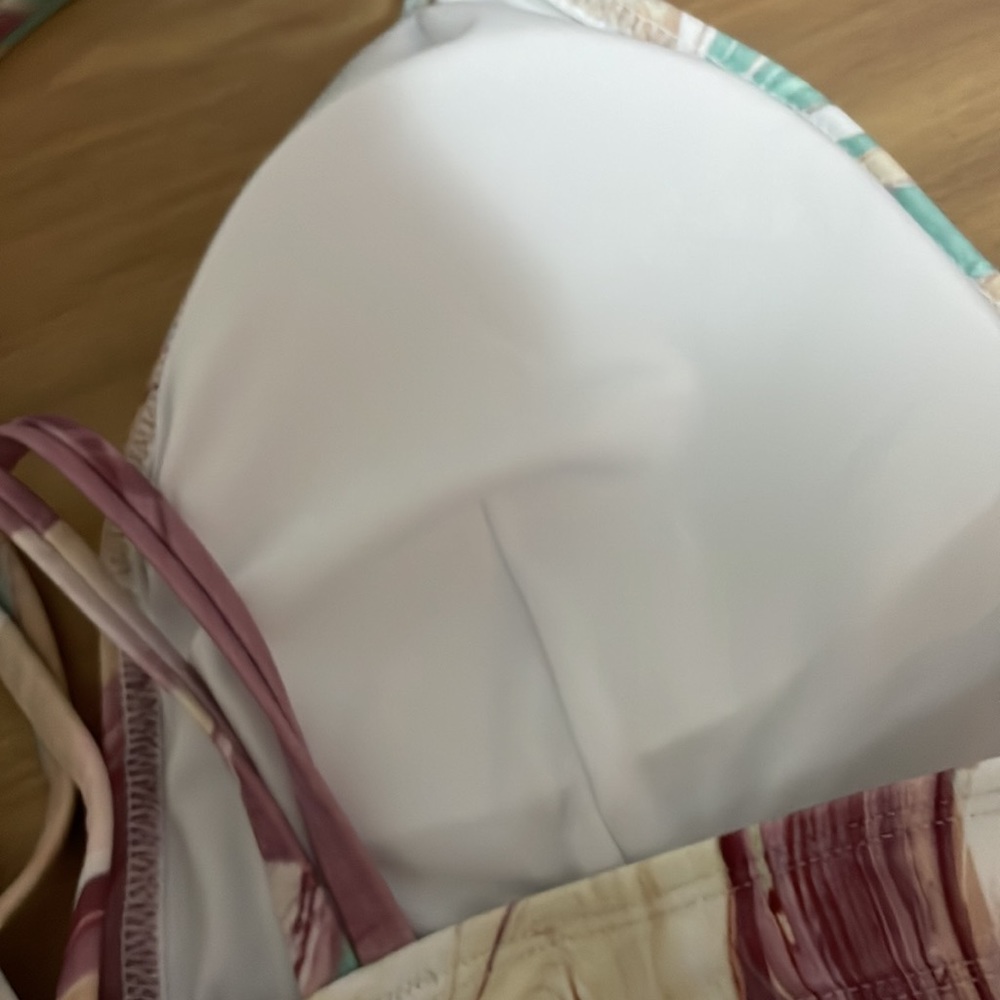 Cupshe Marble Bikini Top 👙 - Picture 6 of 7